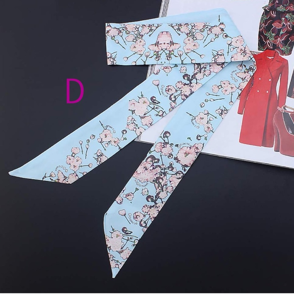 1 (one) Twilly Scarf • New In Package - Picture 5 of 8